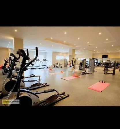 Golf Club Kusadasinda Iki Oda Bir Salon Apartment *